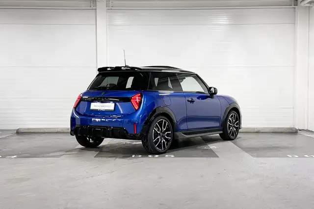 Mini Hatch view 6
