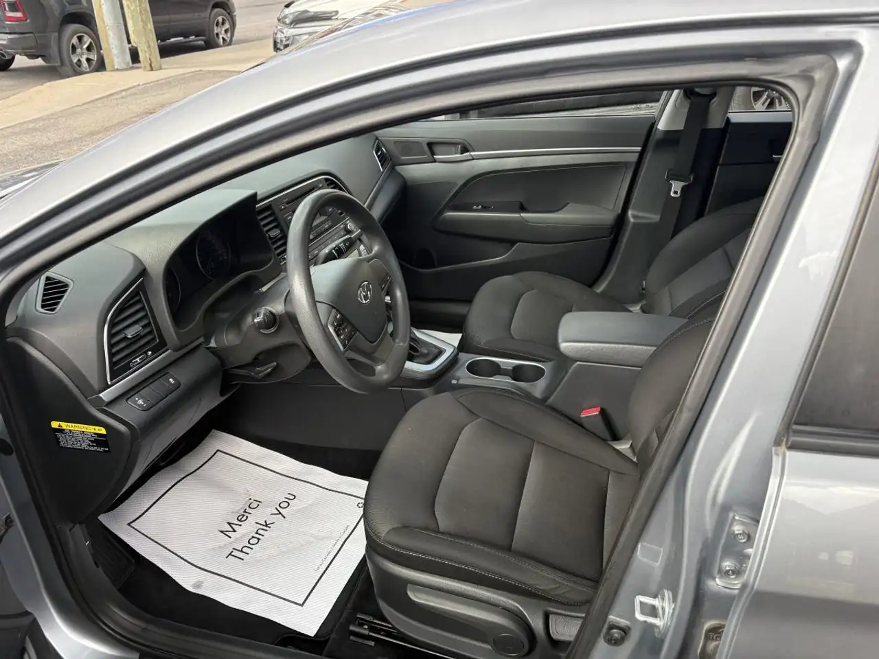 Hyundai ELANTRA снимка Hyundai ELANTRA