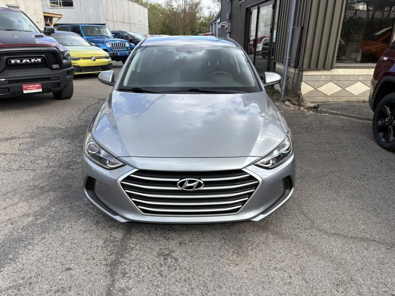 Hyundai ELANTRA снимка Hyundai ELANTRA