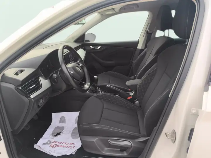 Škoda Kamiq 1.0 TSI Ambition 2023, foto 11
