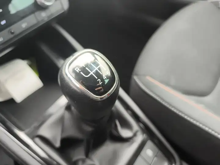 Škoda Kamiq 1.0 TSI Ambition 2023, foto 14