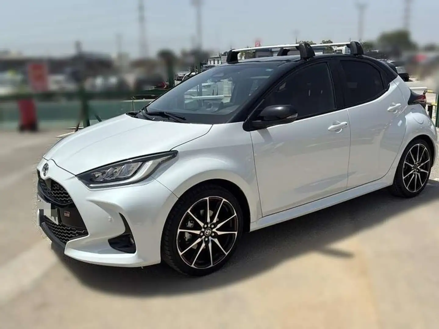 Toyota Yaris 1.5 120H GR Sport Plus Blanco - 2