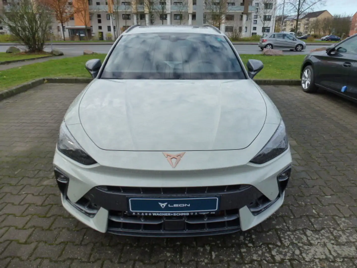 CUPRA Leon Sportstourer VZ 2.0 TSI (333 PS) 4Drive DSG Grau - 2