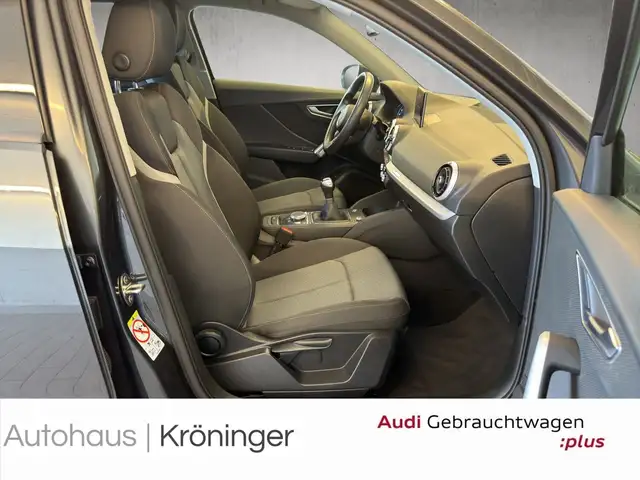 Audi Q2 view 9