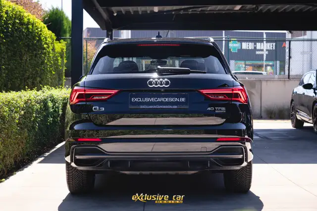 Audi Q3 view 6