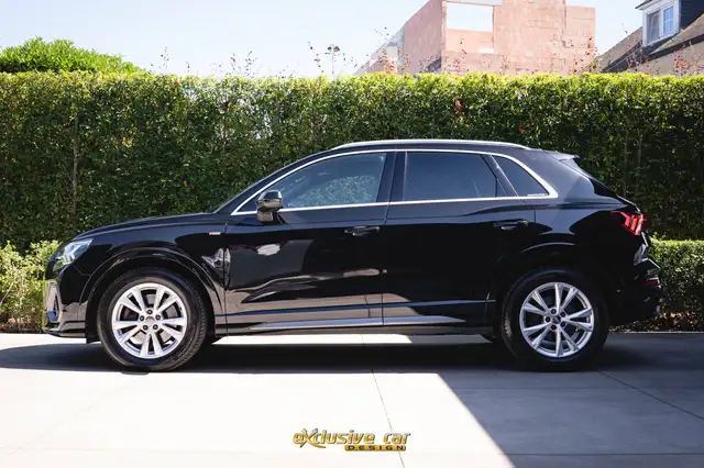 Audi Q3 view 8