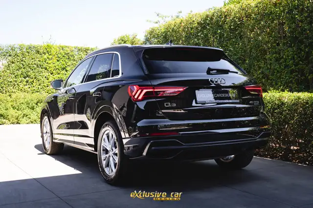 Audi Q3 view 7