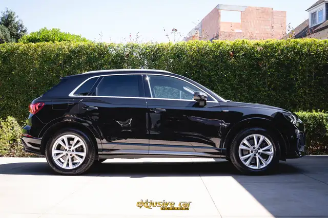 Audi Q3 view 4