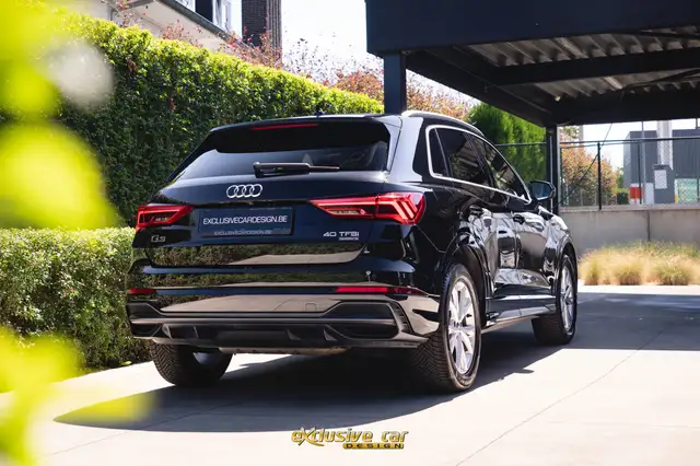 Audi Q3 view 5