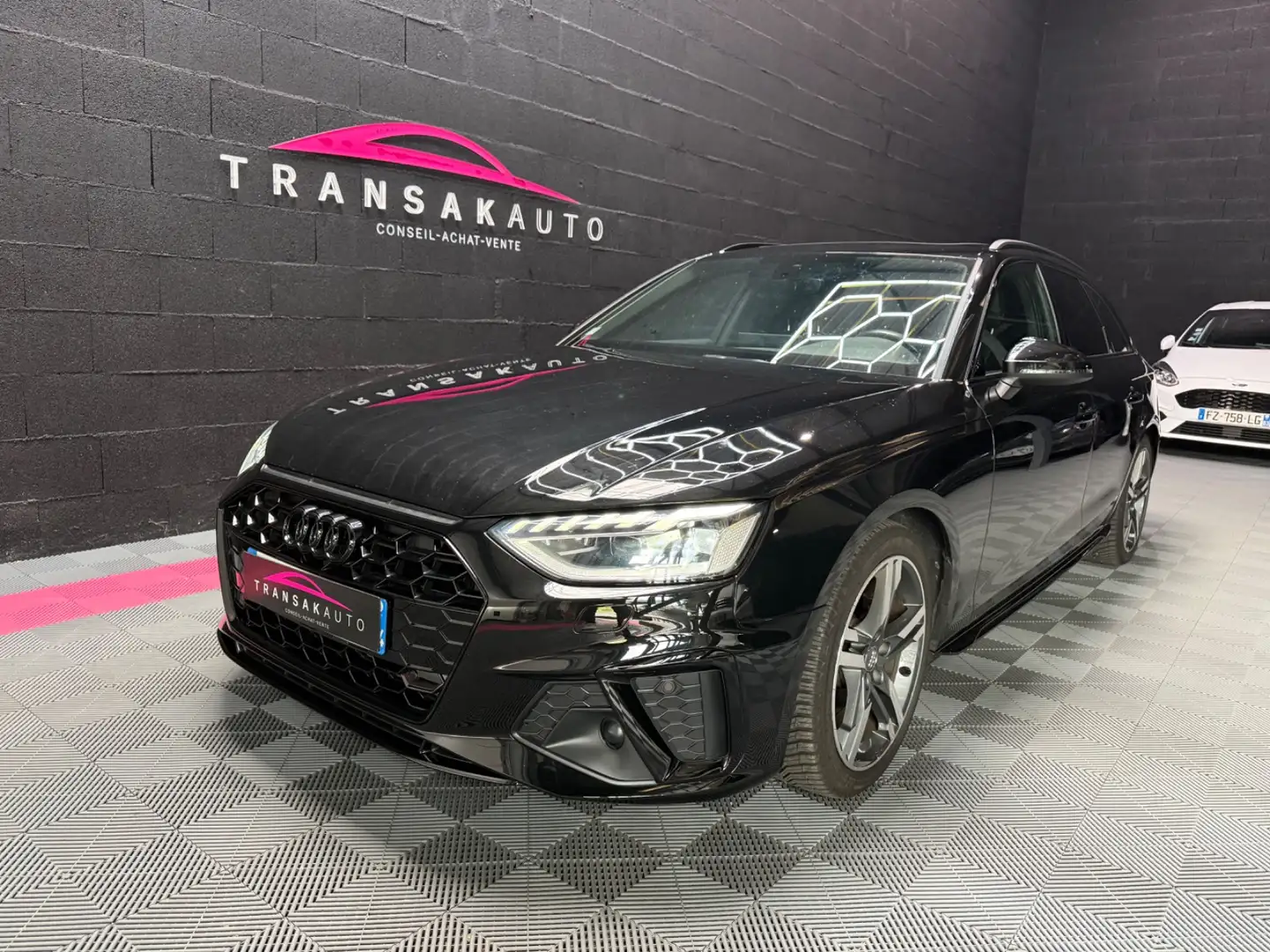 Audi A4 S line Noir - 1
