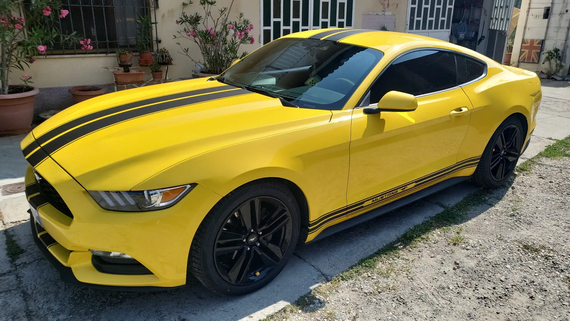 Ford Mustang COUPE 3P 3,7 V6 Jaune - 1