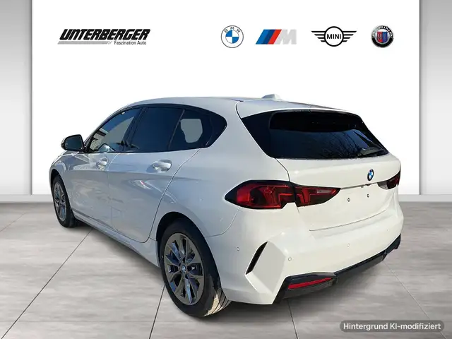 BMW 1 Series view 4