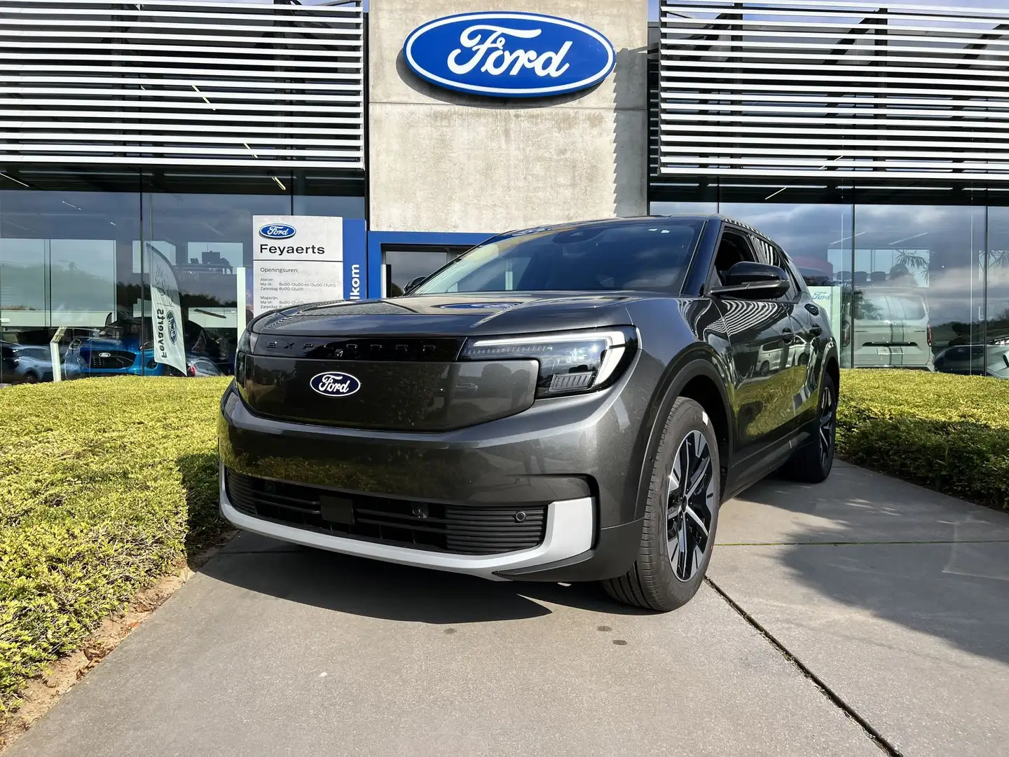 Ford Explorer SELECT / 77 KWH / 286 PK / STOCKACTIE!! Gris - 1