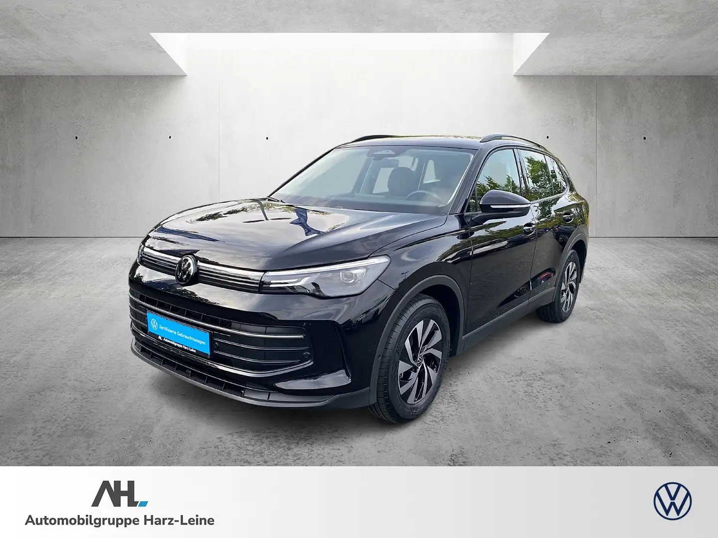 Volkswagen Tiguan 1.5 TSI Life DSG AHK Navi SHZ RFK ACC LED Zwart - 1