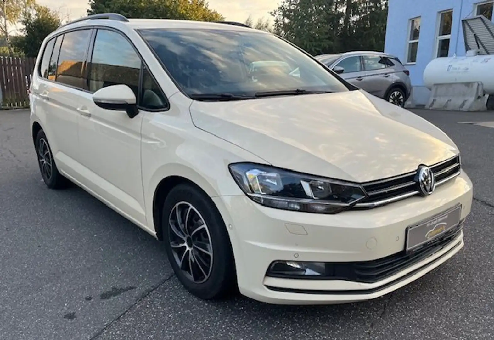Volkswagen Touran Trendline 2,0 Diesel"DSG,7 Sitze,Navi,Klima,PDC" - 2