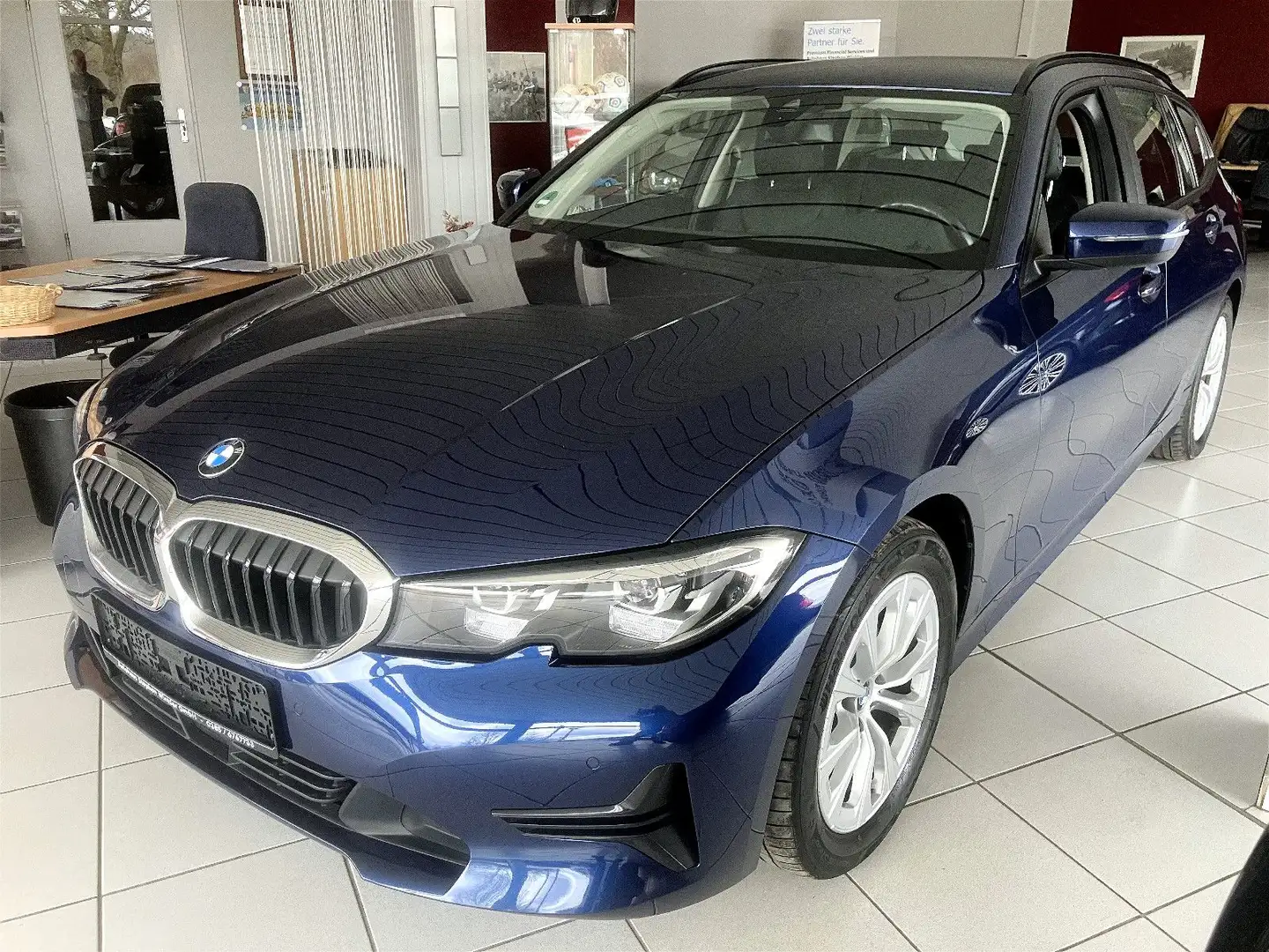 BMW 320 d Aktivtemp/LivePRO/AkustikGlas/Wireless/M-MF Blauw - 1