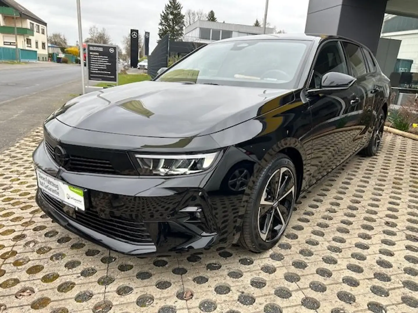 Opel Astra GS Noir - 1