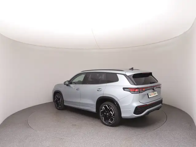 Volkswagen Tayron view 4