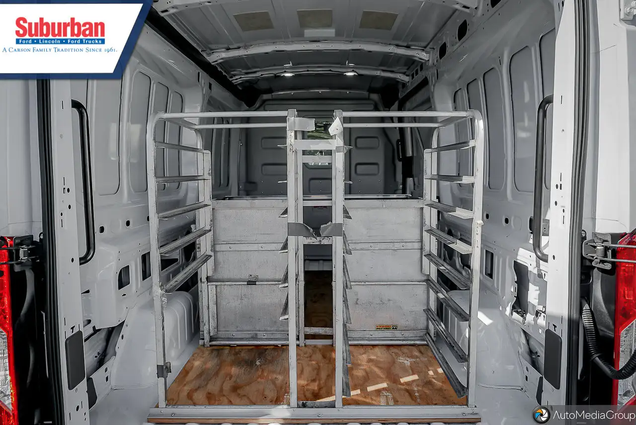 Ford Transit Cargo Van снимка Ford Transit Cargo Van