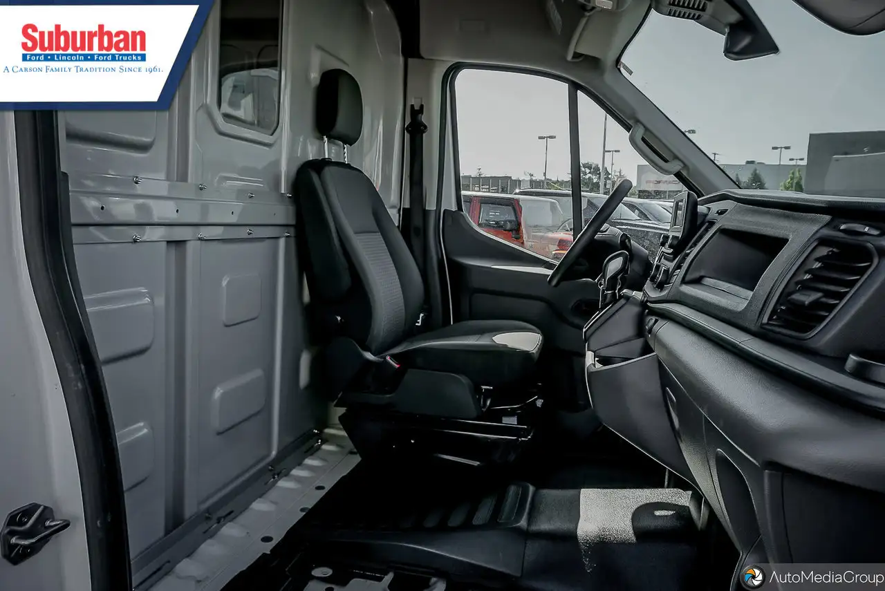 Ford Transit Cargo Van снимка Ford Transit Cargo Van