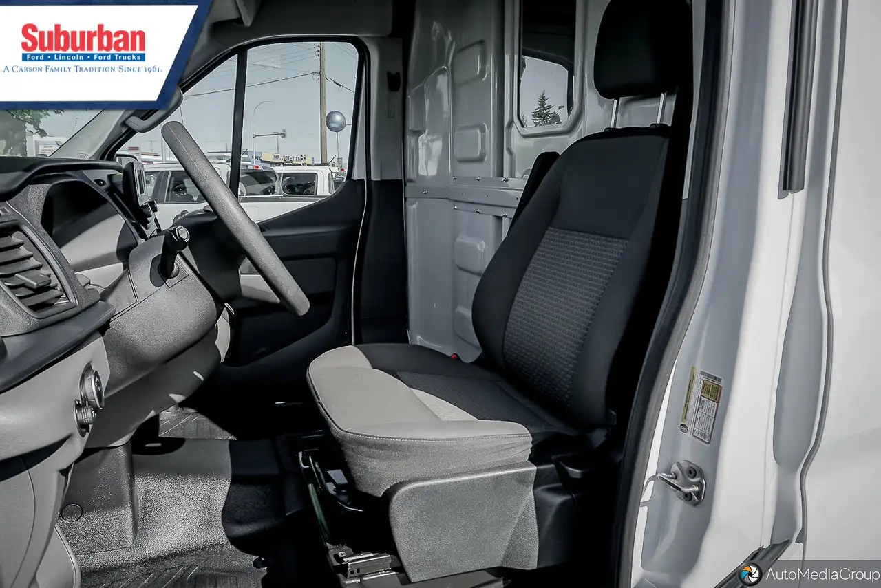 Ford Transit Cargo Van снимка Ford Transit Cargo Van