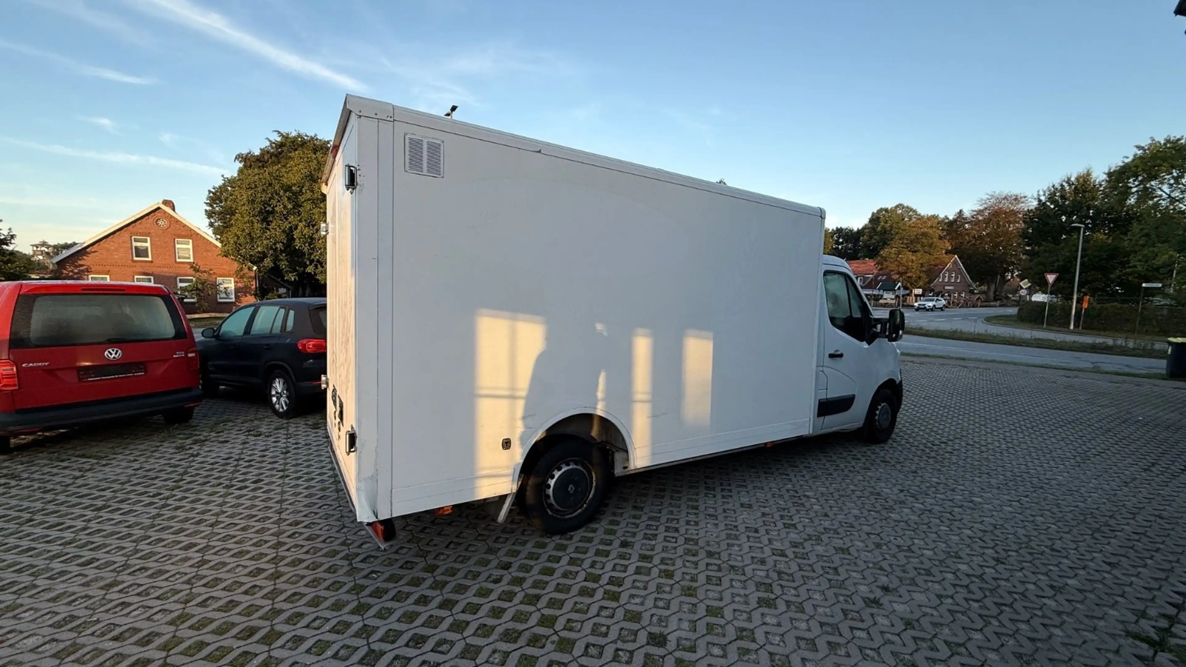 Renault Master — photo 14