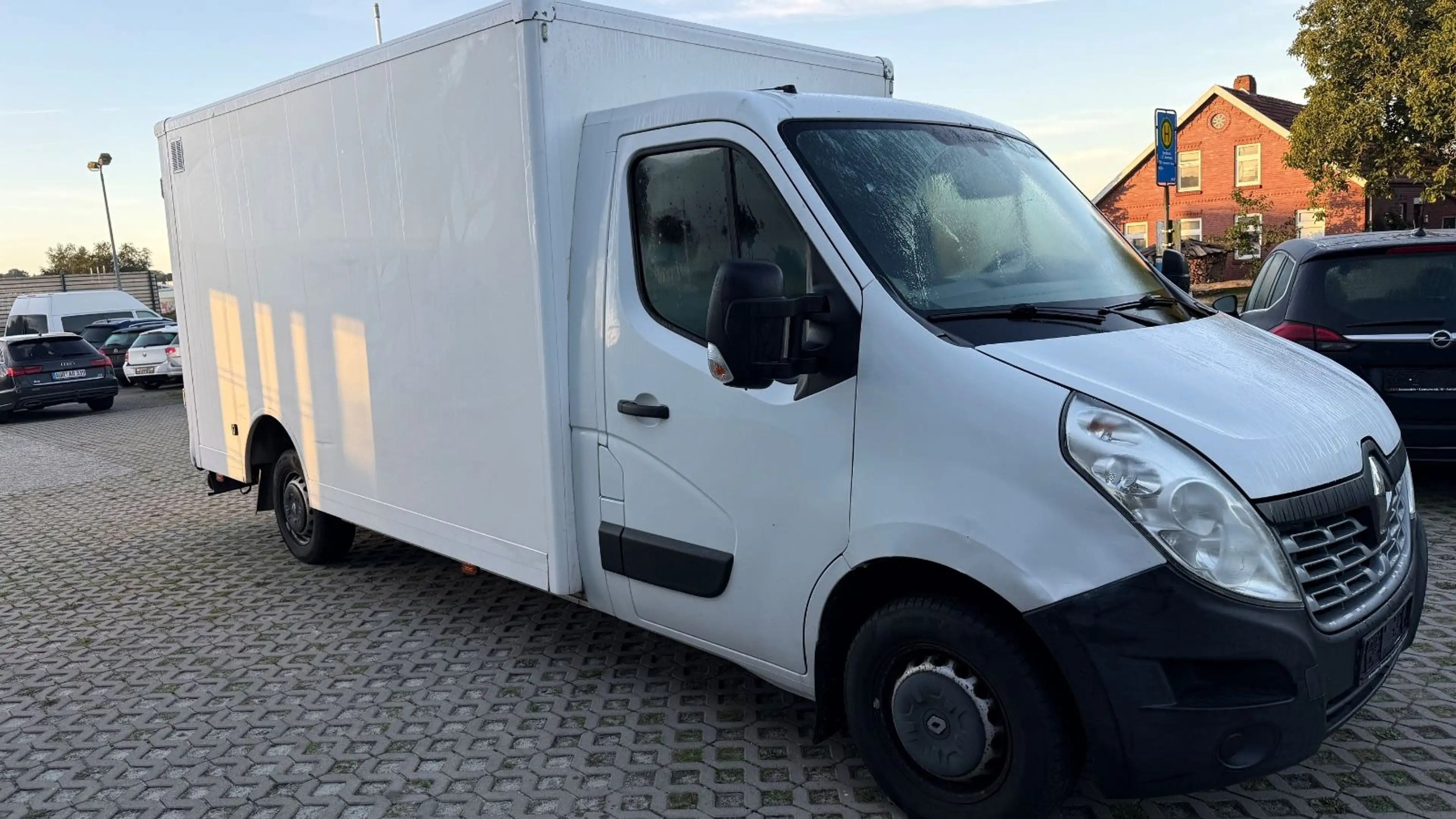 Renault Master — photo 12
