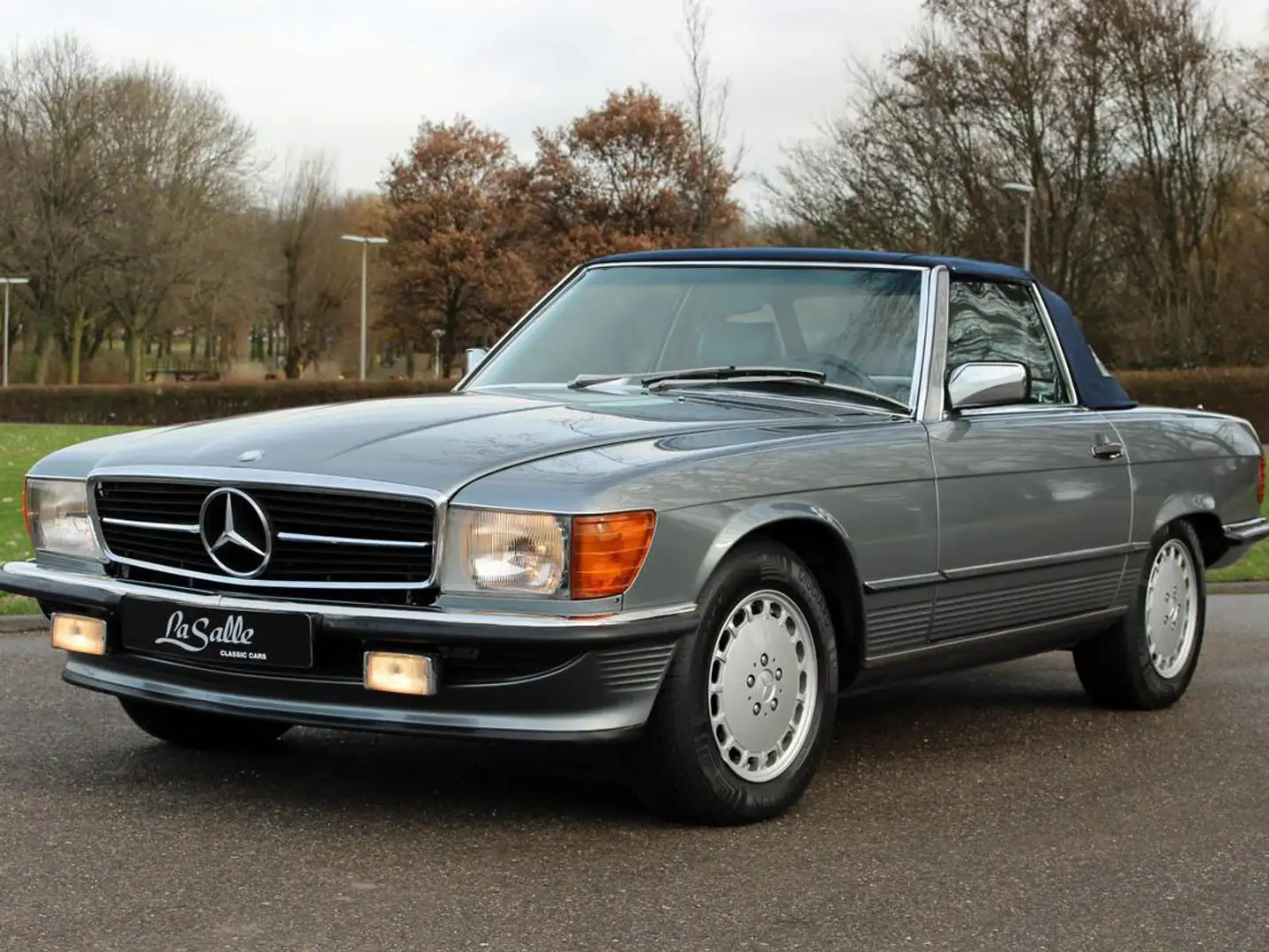 Mercedes-Benz SL 560 R107, 116d km Gris - 1