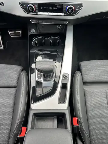 Audi A4 Avant view 14