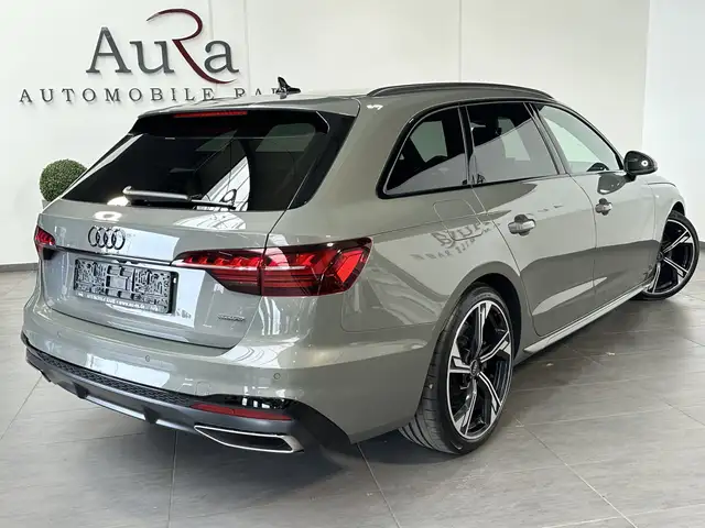 Audi A4 Avant view 4