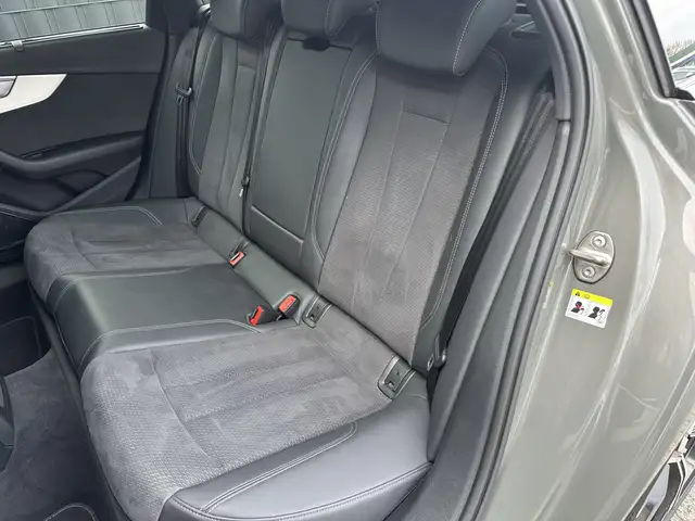Audi A4 Avant view 11
