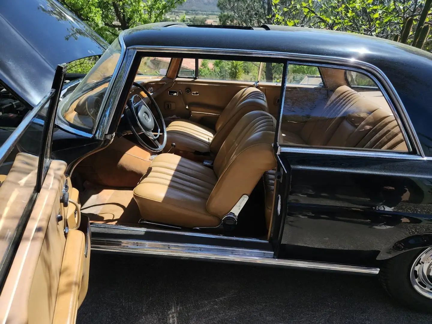 Mercedes-Benz 280 280SE Coupé W111 Schwarz - 1
