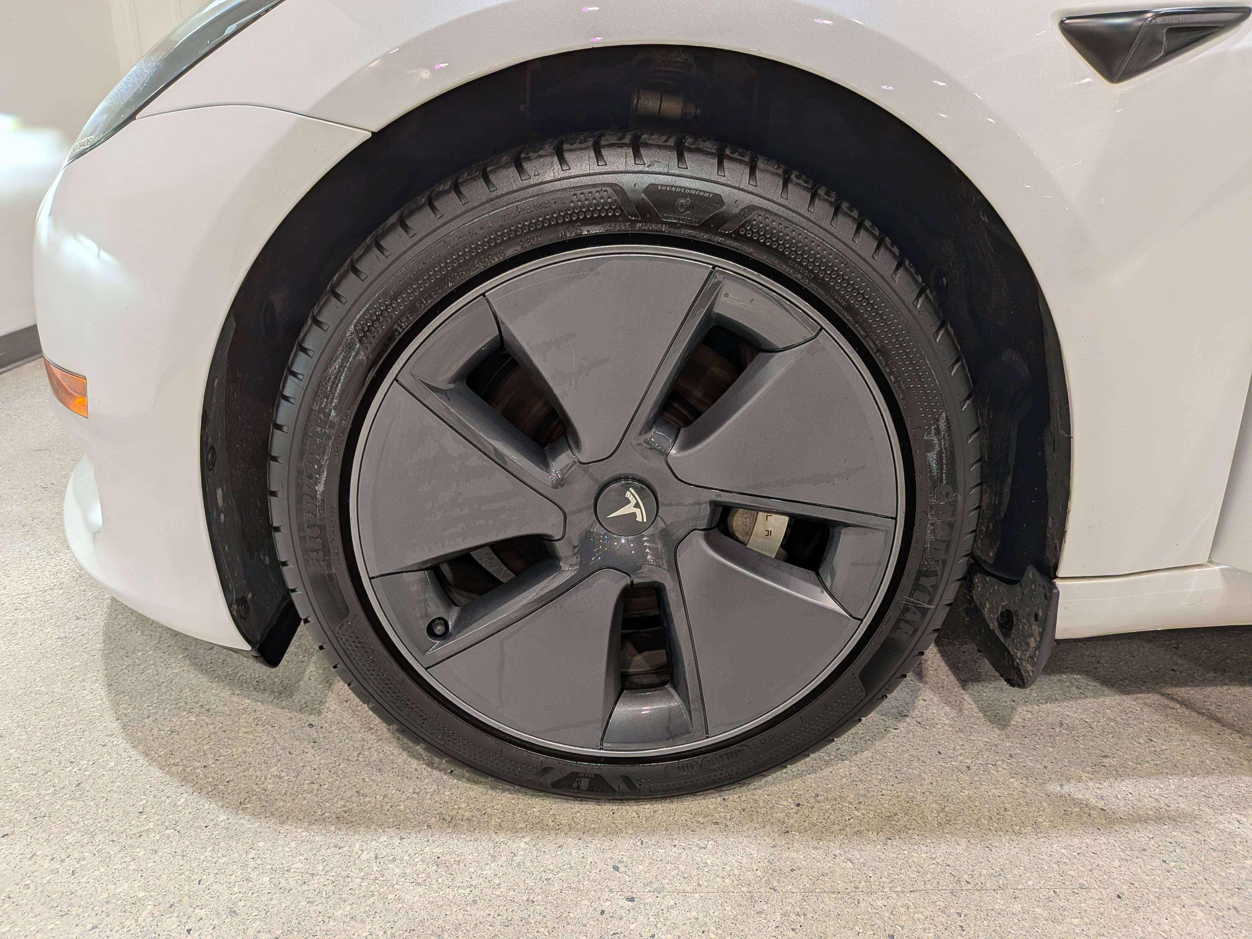 Tesla Model 3 2023