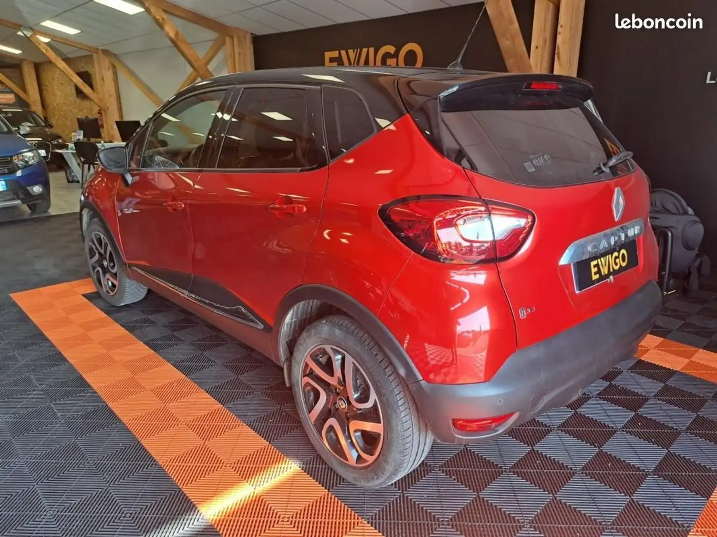 Renault Captur 1.2 TCE 120 ENERGY INTENS Rouge - 2