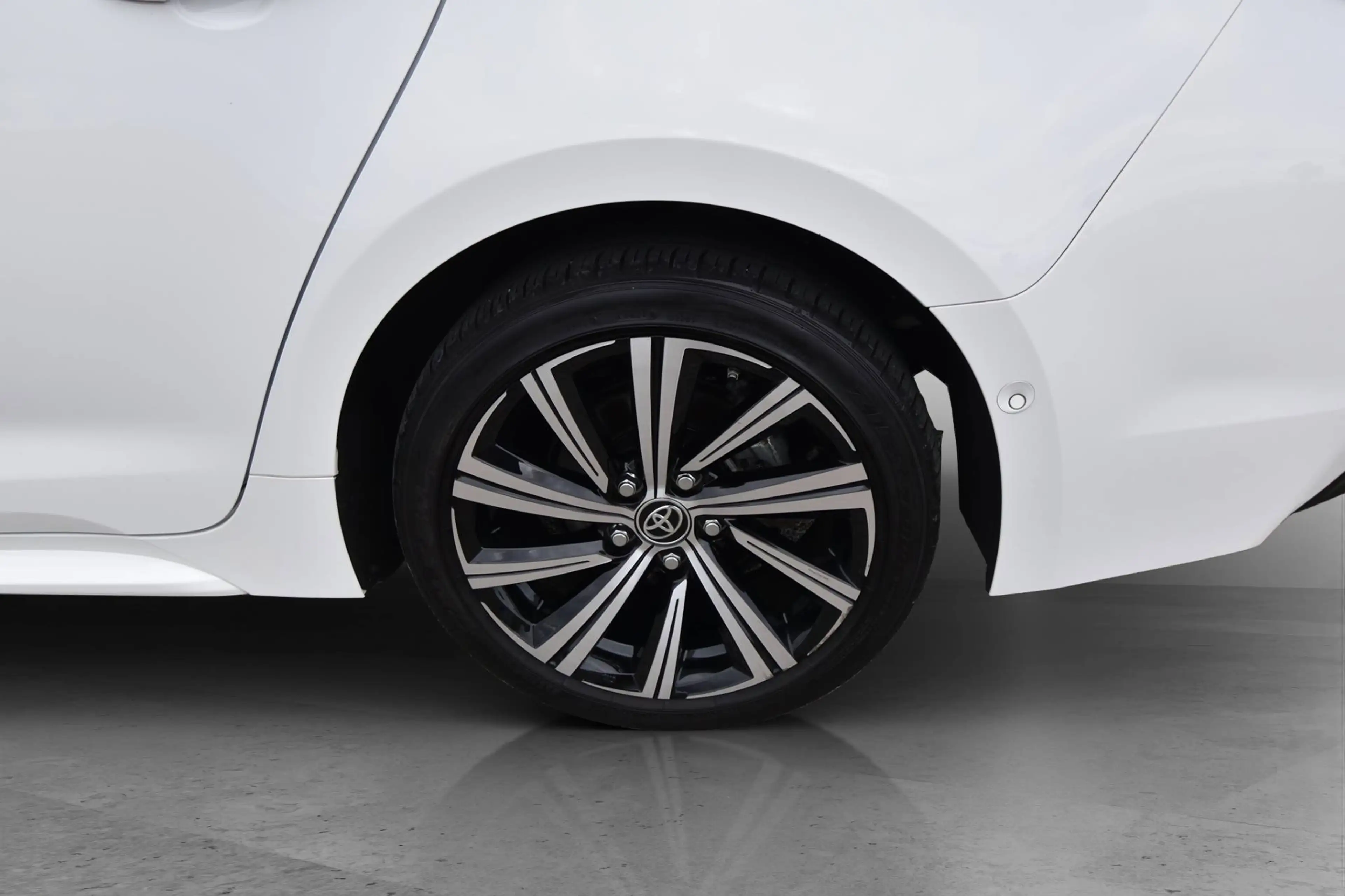 Toyota Corolla Kombi 2.0 Hybrid Design Aut. — photo 11