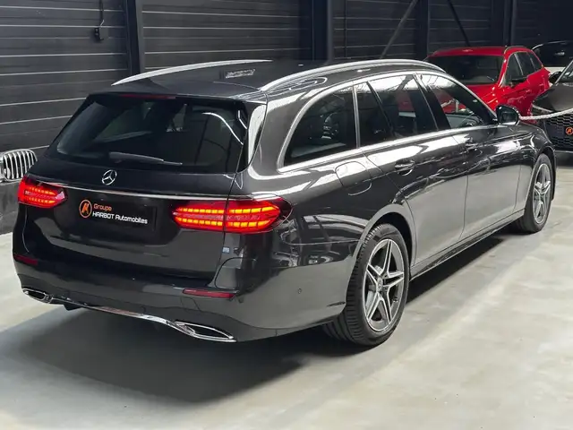 Mercedes-Benz E-Class view 4
