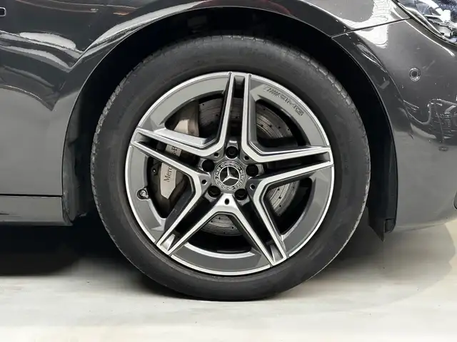 Mercedes-Benz E-Class view 7
