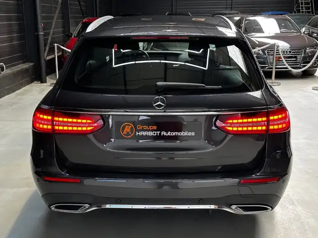 Mercedes-Benz E-Class view 5