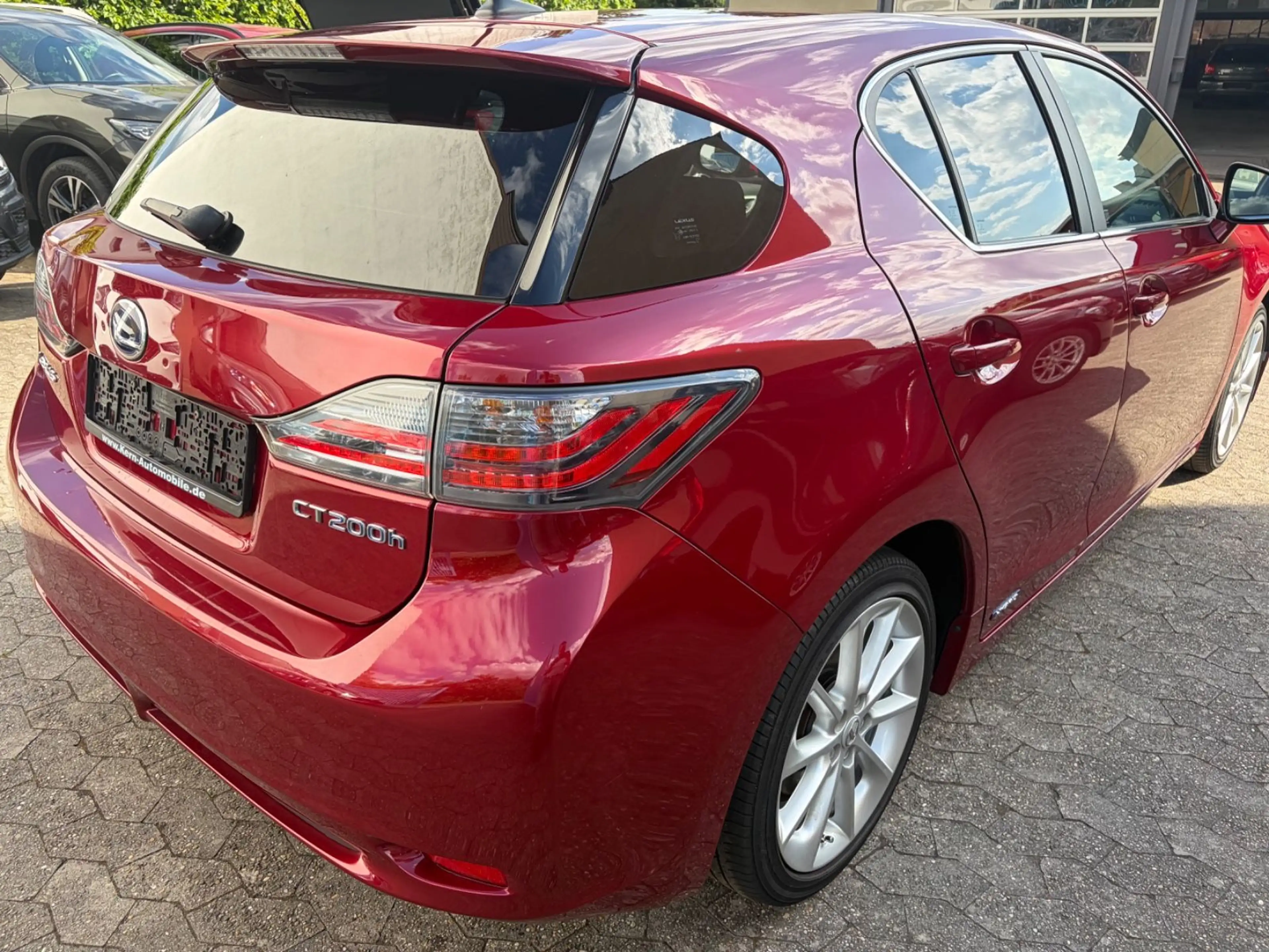 Lexus CT 200h — photo 5