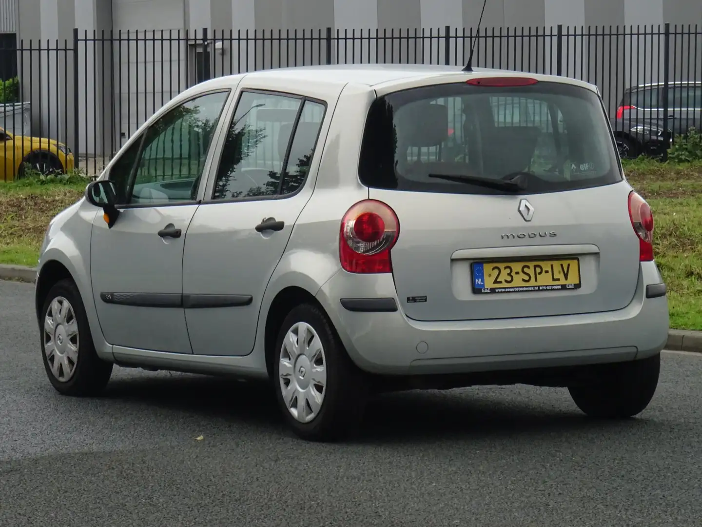 Renault Modus 1.2-16V Air NAP/AIRCO/ELEKRAM/APK 17-09-2026 Grijs - 2