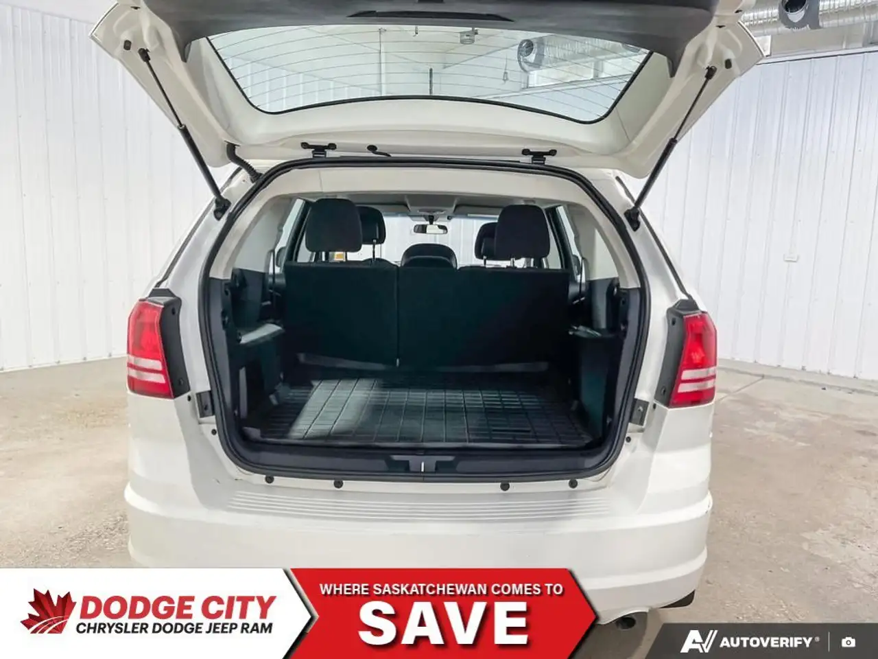 Dodge Journey снимка Dodge Journey