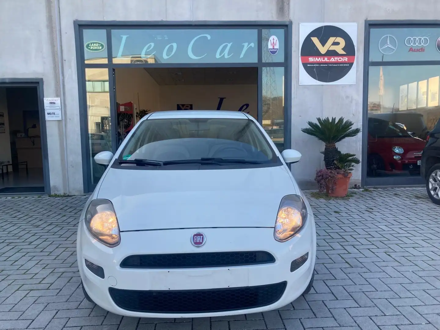 Fiat Grande Punto Pop 5p 1.4 natural power 77cv Blanc - 1