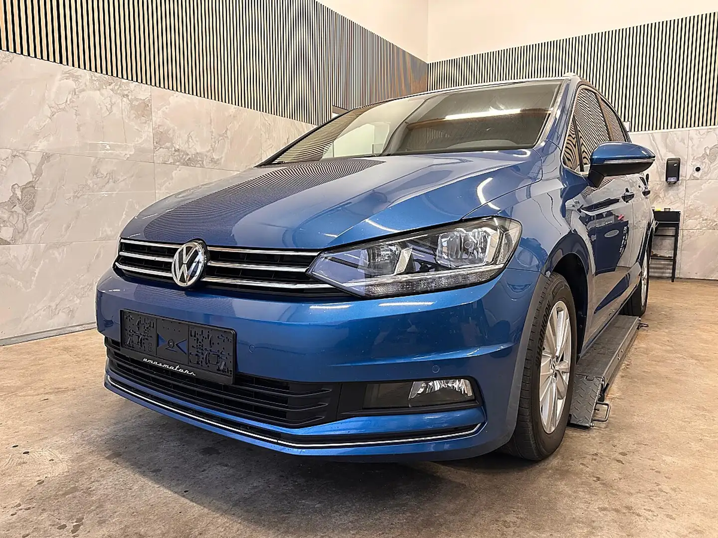 Volkswagen Touran Highline 2,0 TDI SCR DSG 7 Sitze, Multi-Lenkrad... Blau - 1