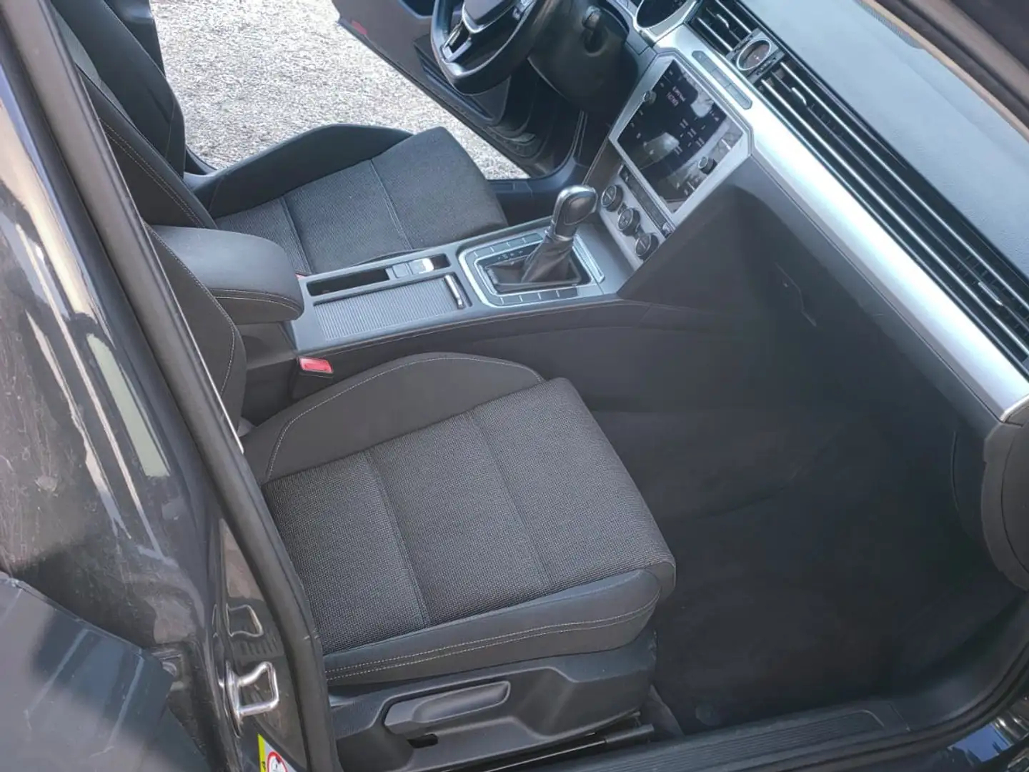 Volkswagen Passat 1.9 tdi Highline 110cv auto Nero - 2