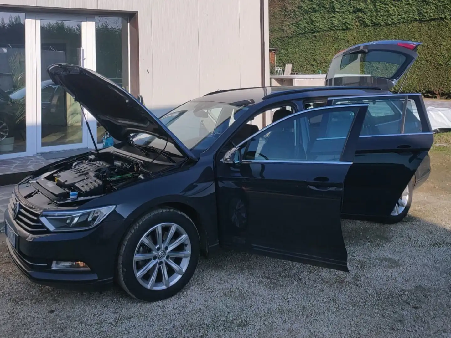 Volkswagen Passat 1.9 tdi Highline 110cv auto Nero - 1