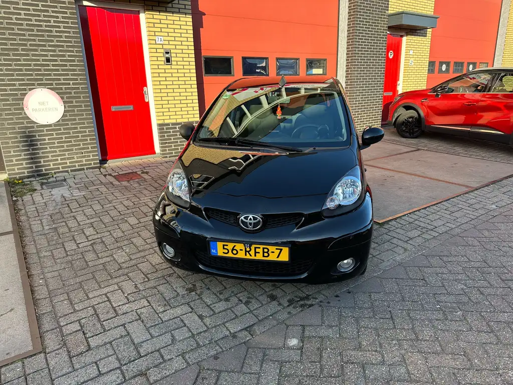 Toyota Aygo 2011 из Европы — купить под ключ