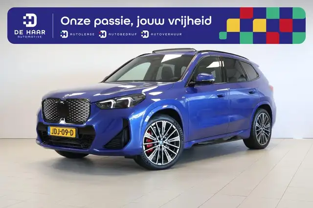 BMW iX1 xDrive30 67 kWh M Sport Edition - Pano - Trekhaak