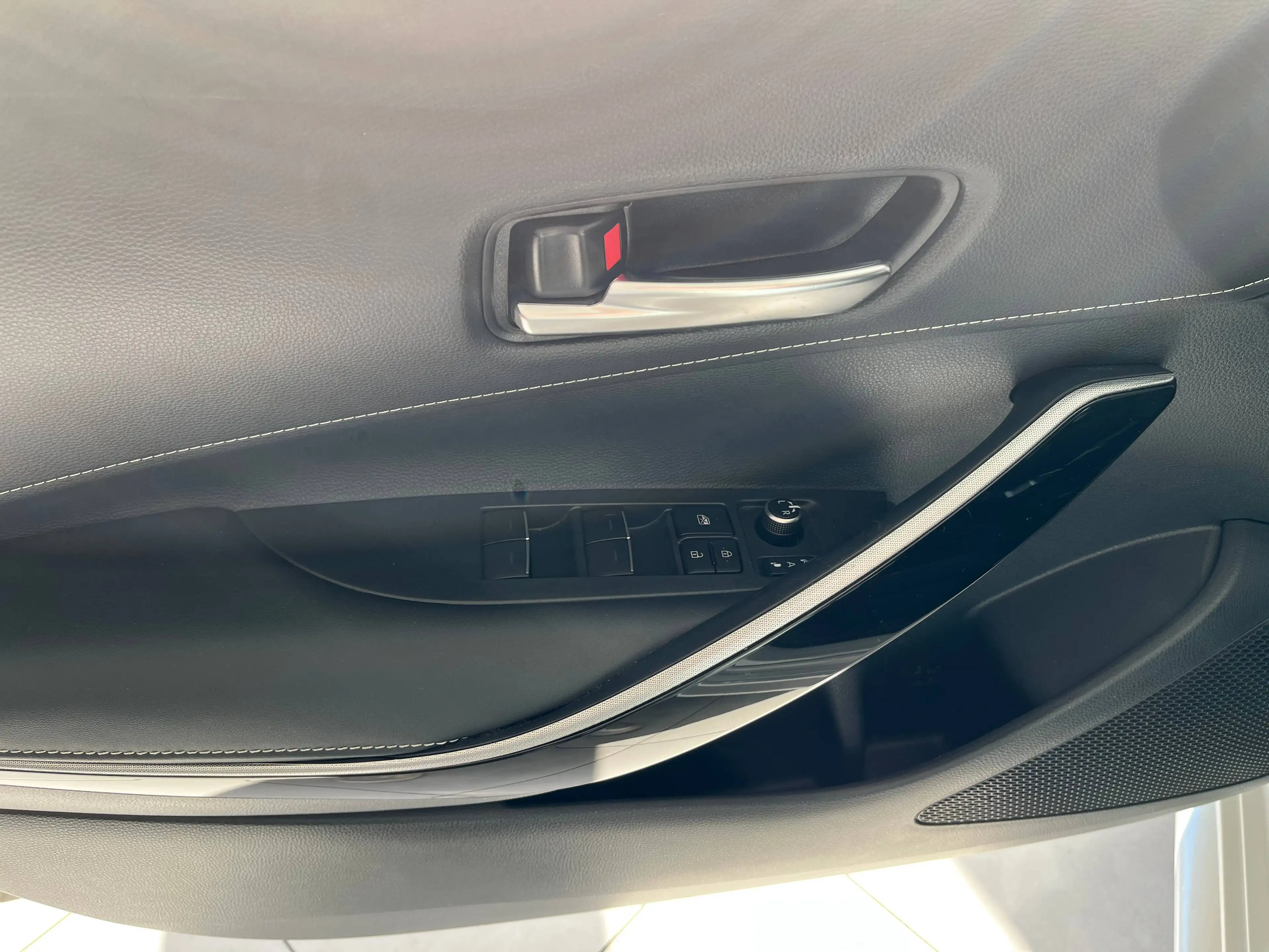 Toyota Corolla Corolla SW Hybrid 1.8 Style GPF e-CVT — photo 7