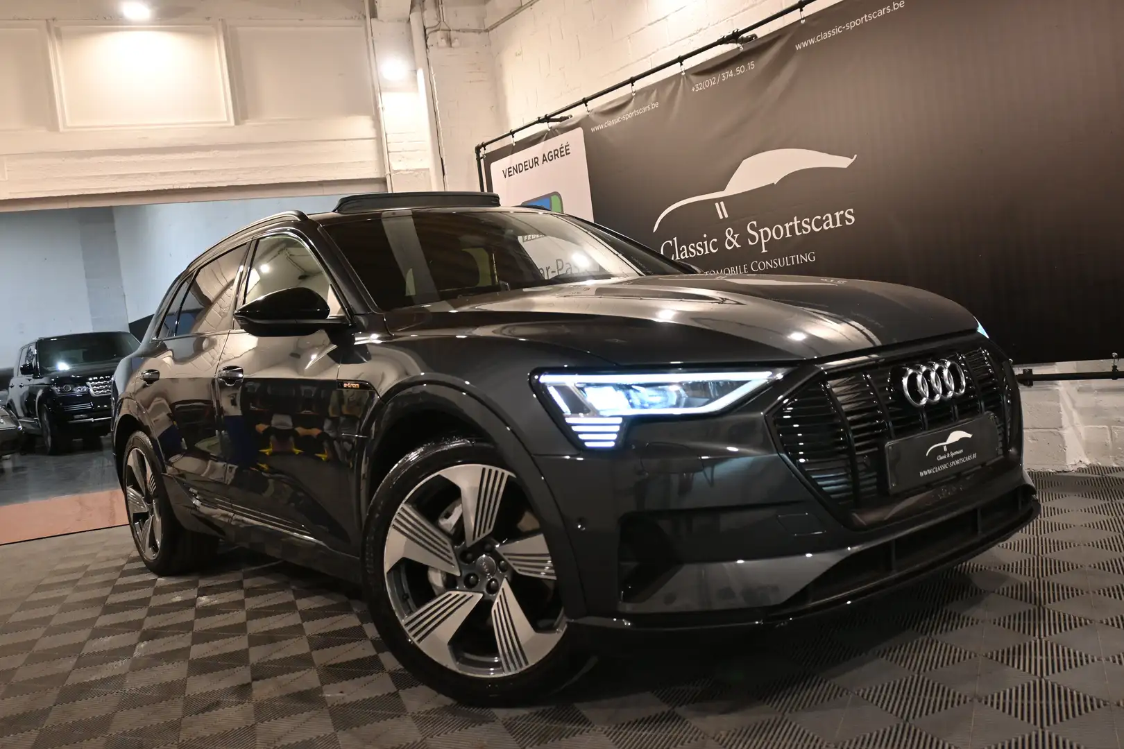 Audi e-tron 95 kWh 50 Quattro S LINE / CAMERA 360 / PANO !! Black - 2