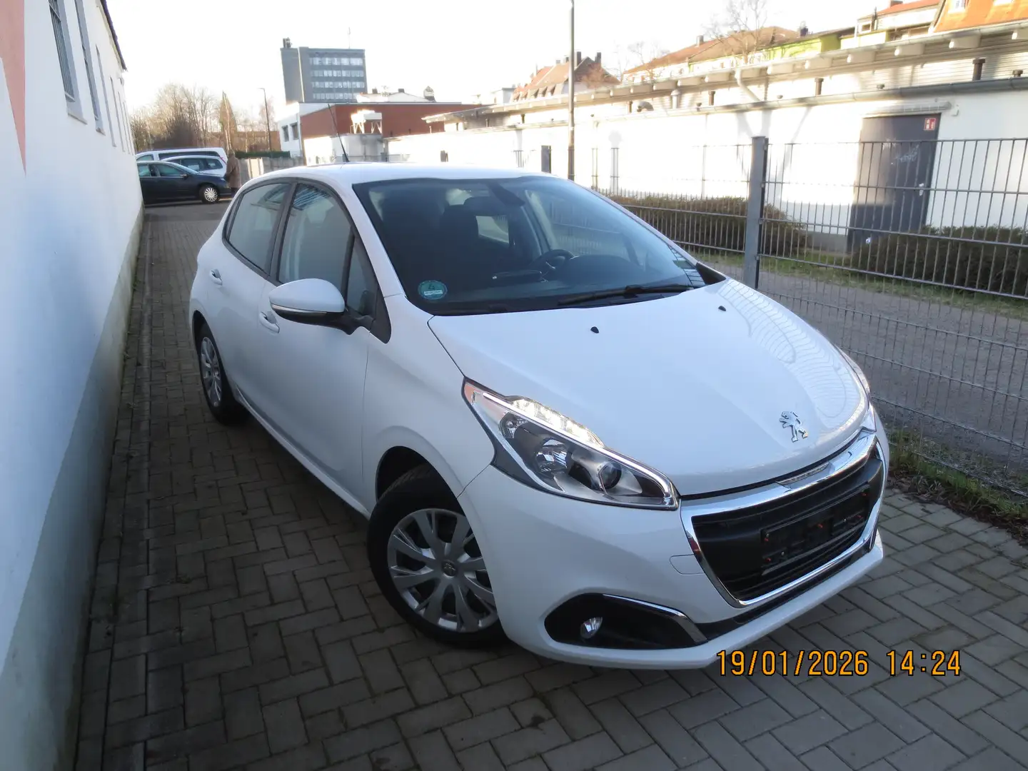 Peugeot 208 Active Weiß - 2